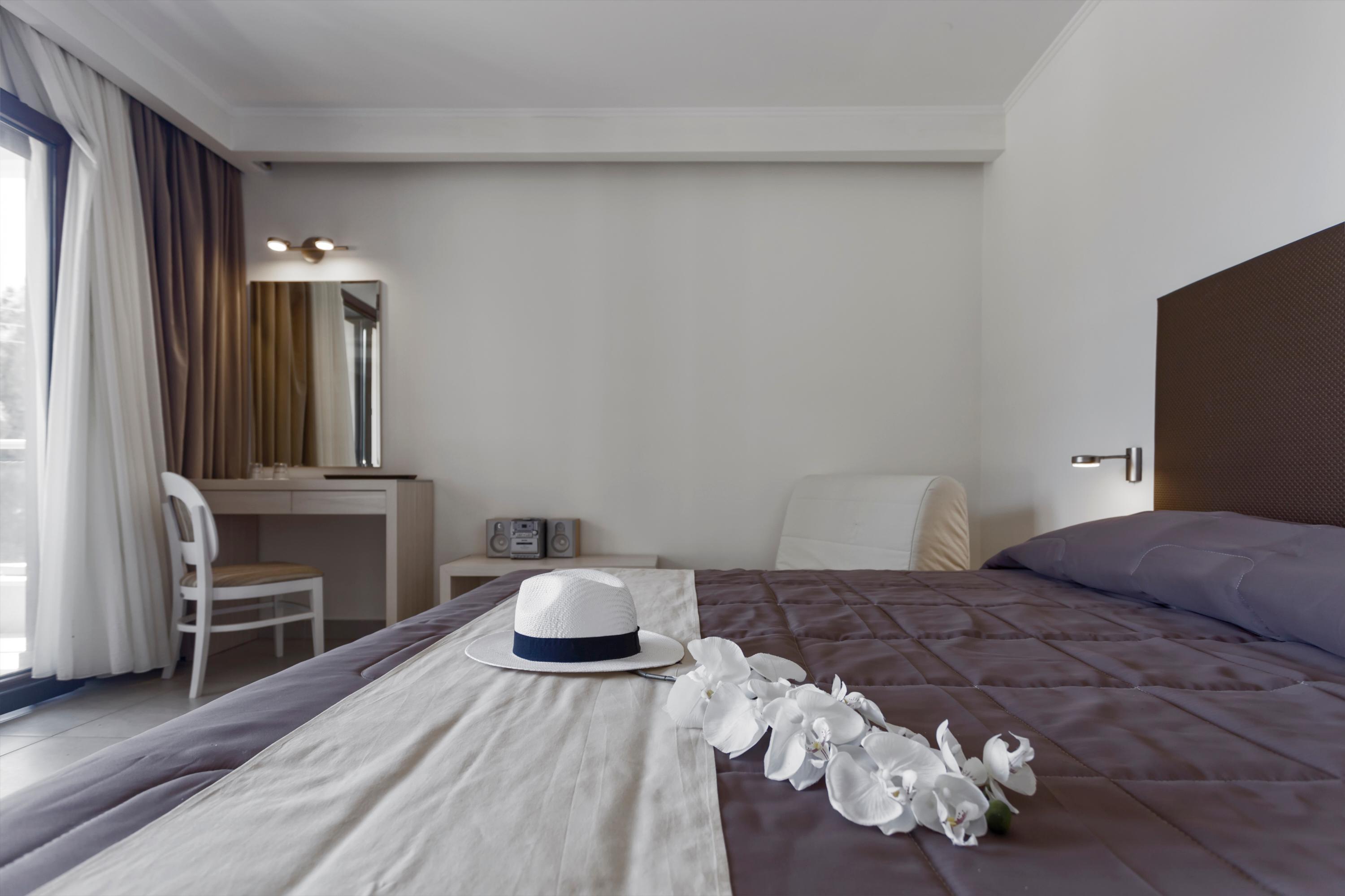 Lagomandra Hotel And Spa Exterior photo