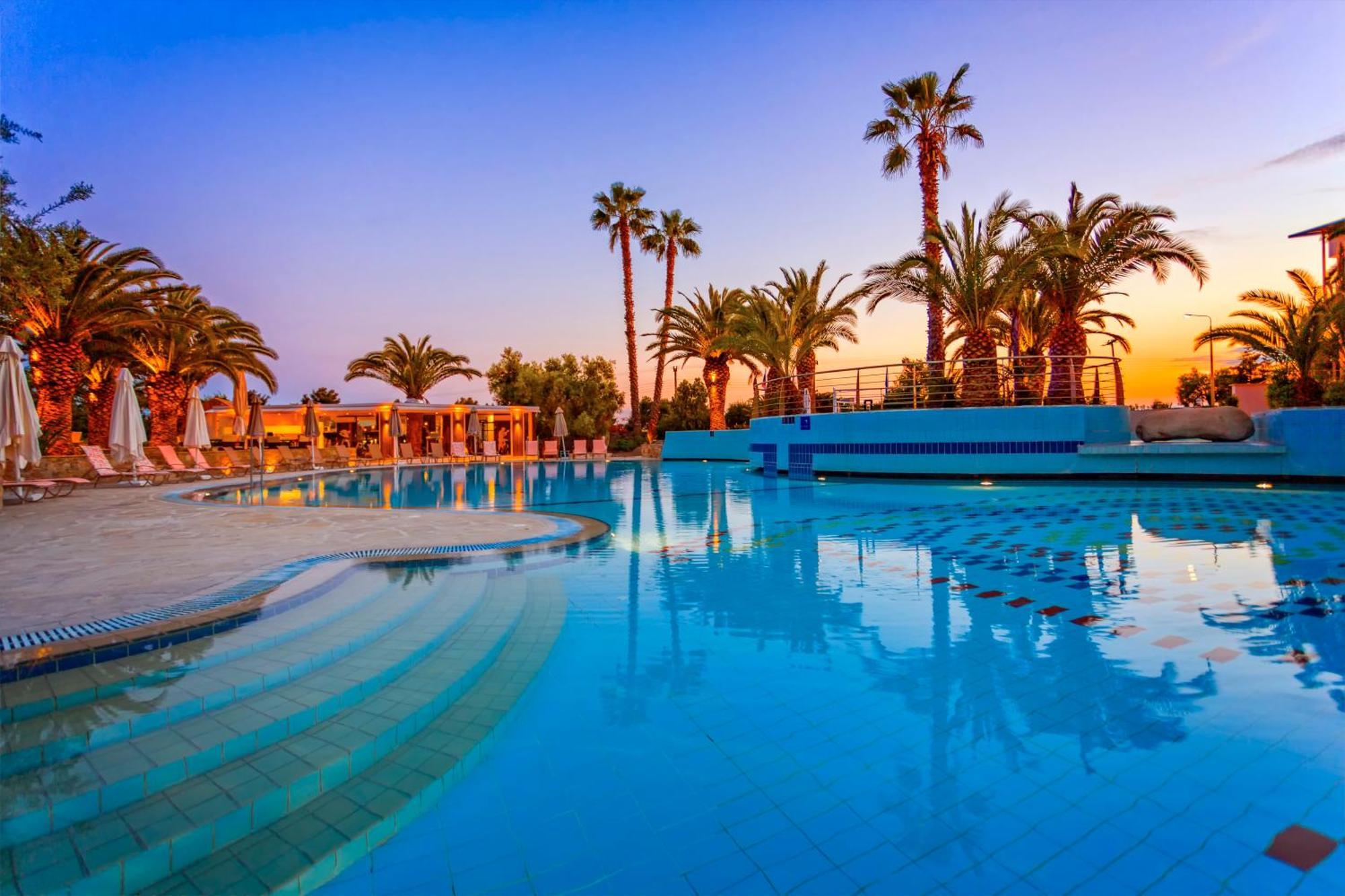 Lagomandra Hotel And Spa Exterior photo